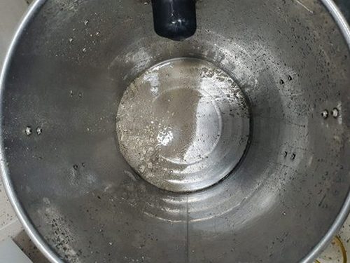 도봉구 하수구막힘 정화조와 연결 배관의 점검 위치를 확인하는 장면